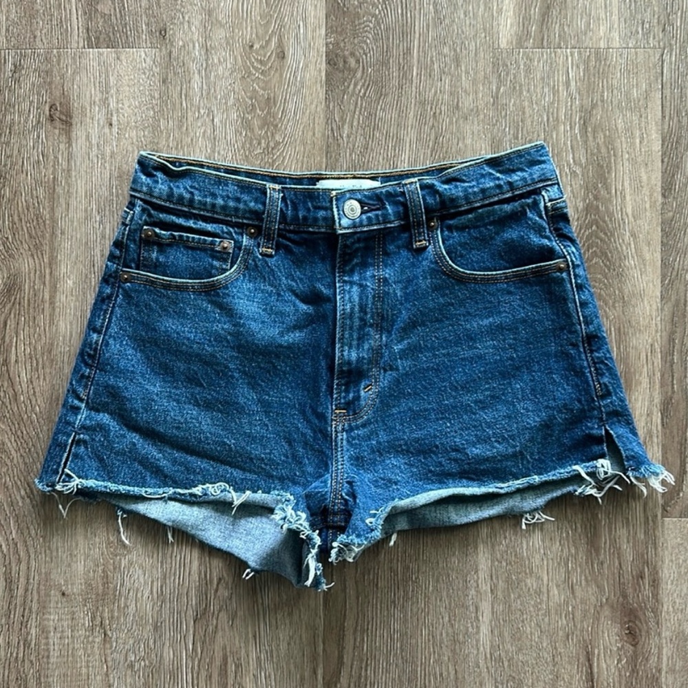 Abercrombie. Mom shorts. 27/4. Like new.